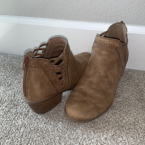 👠👢 Barely worn tan booties! 👠👢 - Picture 2 of 3
